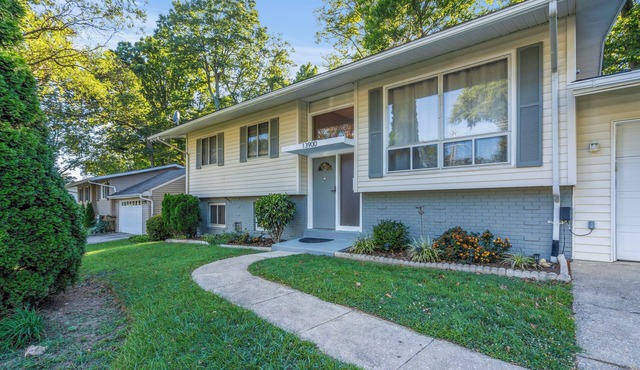 Spacious 5-Bedroom House in Rockville Fast WiFi, Gaming Area & Fenced Yard