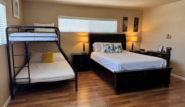 Spacious 5-bedroom house in terrific San Diego with AC