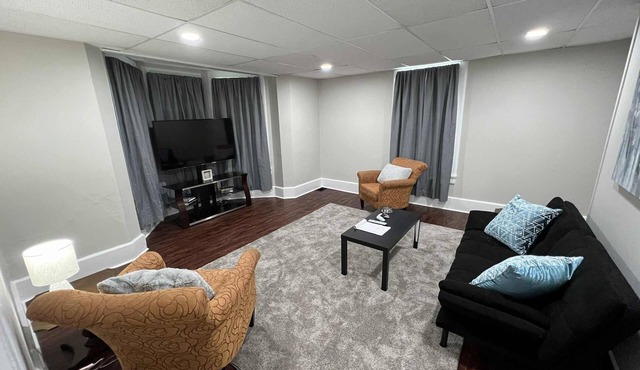 Spacious 5-bedroom house in charming Uniontown