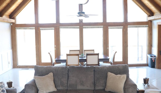 Spacious 5-Bedroom Home on Lake Cumberland!