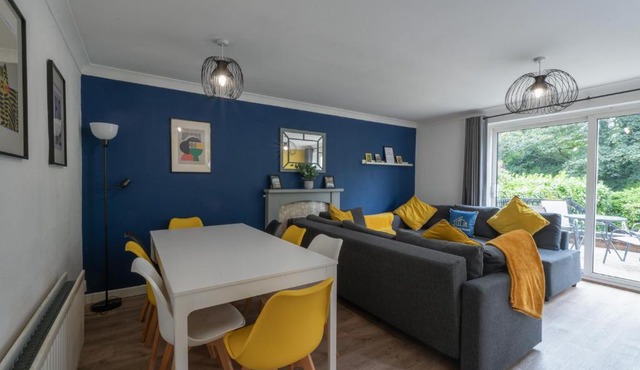 Spacious 5-bedroom home perfect for large groups