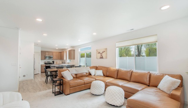 Spacious 5-bedroom home in Prime Central Location