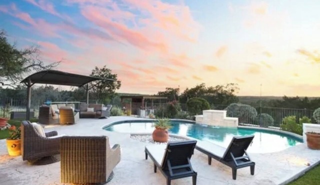 Spacious 5-bedroom home on private 9 ac. WiFi, AC, fitness in superb location