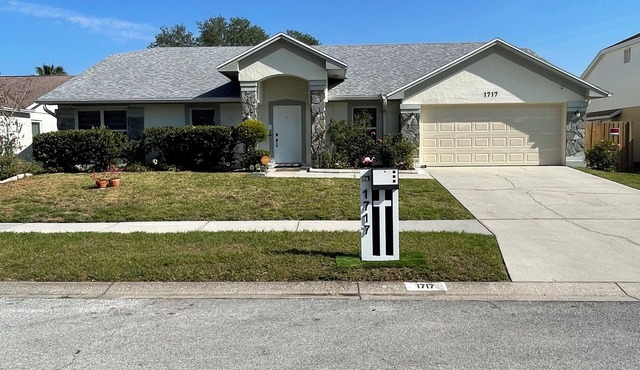 Spacious 5 bedroom home with WiFi and air conditioning in charming Brandon.