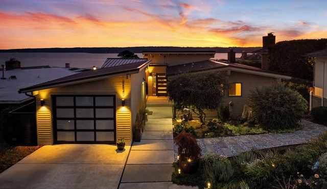 Spacious 5 bedroom home with one of West Seattle's most breathtaking views