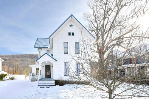 Spacious 5-Bedroom Home with Hot Tub Near Wineries & Bristol Mountain Ski Resort