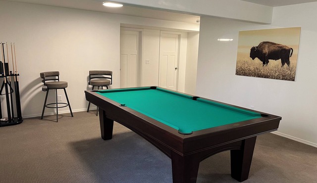 Spacious 5-bedroom house in amazing Belgrade with WiFi