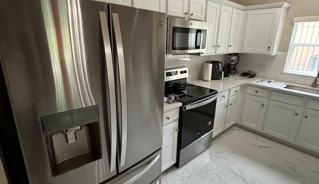 Spacious 5-bedroom house in wonderful Clermont with pool, jacuzzi, hot tub