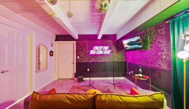 Spacious 5-bedroom house in lovely San Diego, with big backyard and huge pool.