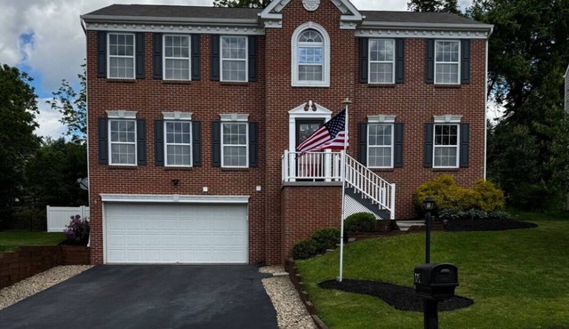 Spacious 5-bedroom house with WiFi, AC in fabulous Imperial