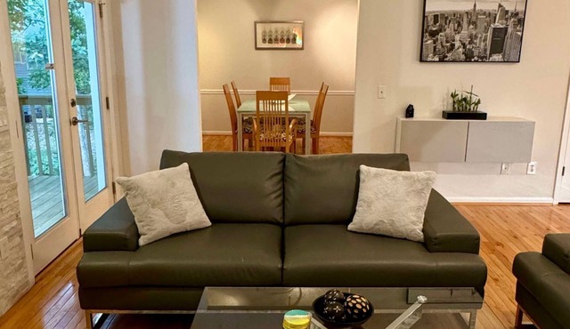 Spacious 5-bedroom house near BRAVES Stadium sleeps15