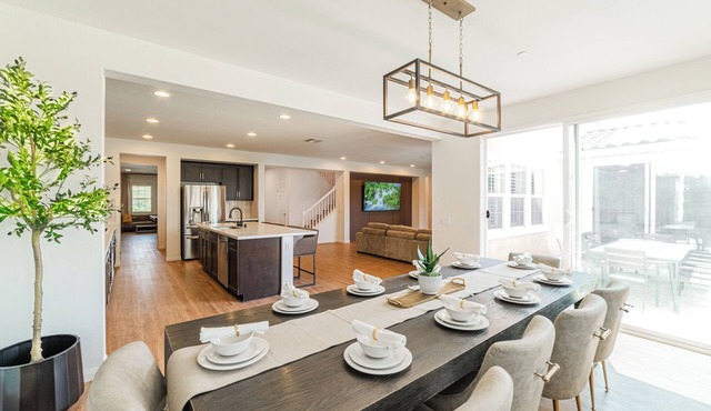 Spacious 5-bedroom house with AC, WiFi in awesome Murrieta