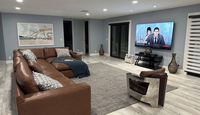 Spacious 5-bedroom house with fitness Area, WiFi in charming Parkland