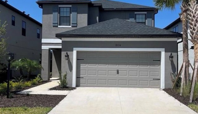 Spacious 5-bedroom house with AC, Home theater,fitness room in fabulous Sarasota