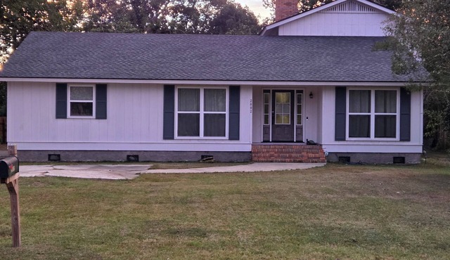 Spacious 5-bedroom house near downtown Valdosta.