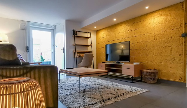 Spacious 5-Bedroom House in Limoges: Near CHU, Parking, Air Conditioning