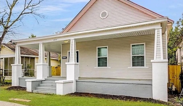 Spacious 5-bedroom house with AC and WiFi in charming Augusta