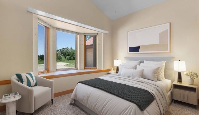 Spacious 5-bedroom house in charming Boulder with AC and fitness room