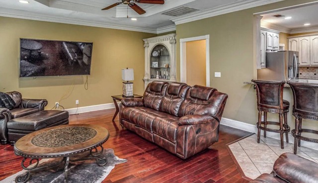 Spacious 5-bedroom house in tranquil Brandon with AC