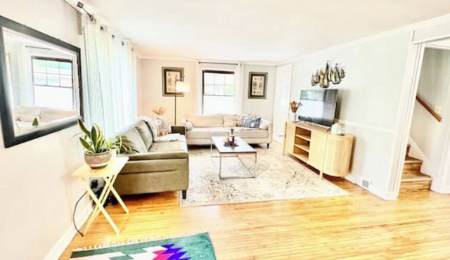 Spacious 5-bedroom house in lovely Amherst with Central AC,