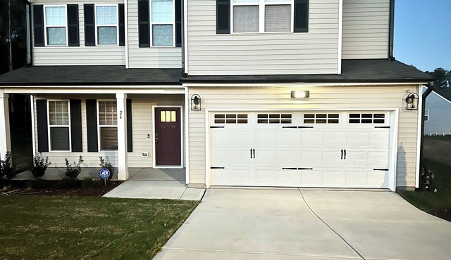 Spacious 5-bedroom house in serene Clayton with, fitness room, WiFi, Pool Access