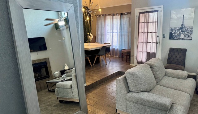 Spacious 5-bedroom house in enjoyable El Paso with AC