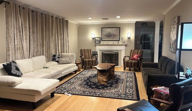 Spacious 5-bedroom house close to Washington DC