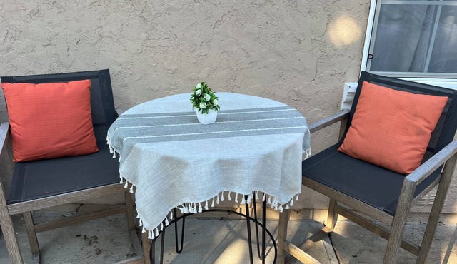 Spacious 5-bedroom house in lovely La Mesa with stunning views, lots of space