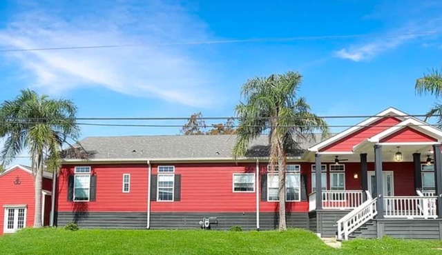 Spacious 5-bedroom house with WiFi, AC in charming Lafitte