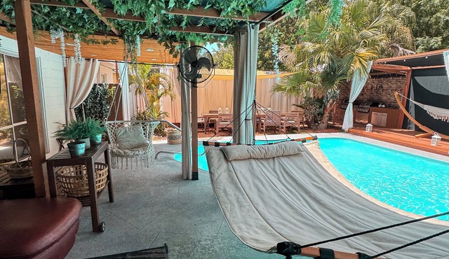 Spacious 5-bedroom house in charming Orlando with AC