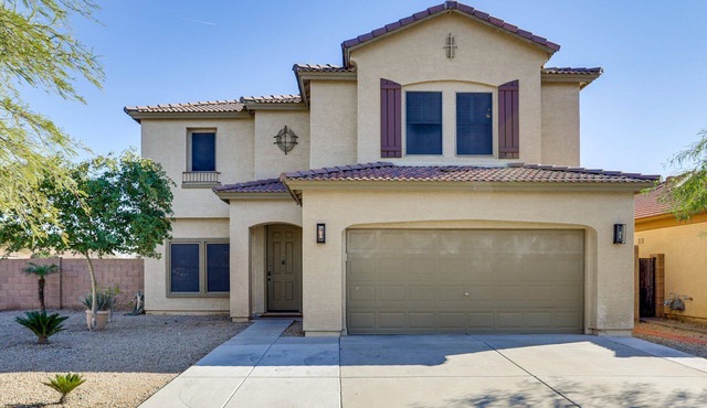 Spacious 5-bedroom house 3 min from Cardinals Stadium and West Gate shopping