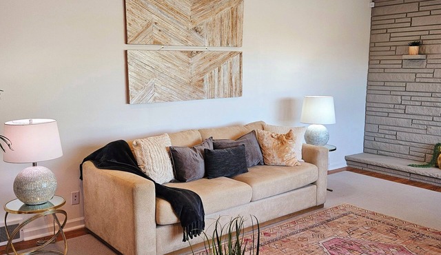 Spacious 5-bedroom house in amazing Seattle with AC, Wi-Fin& FIFA USA Housing