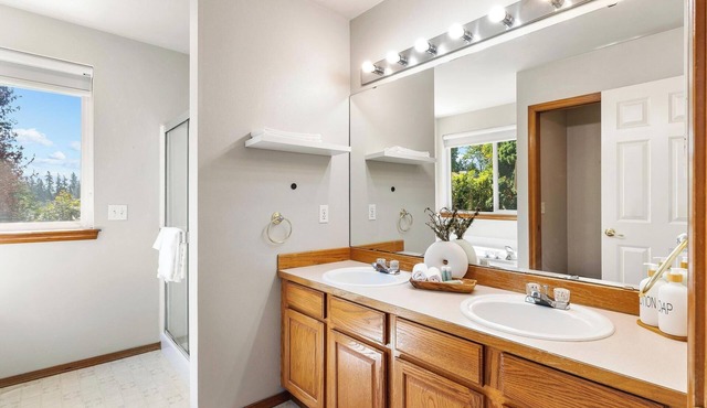 Spacious 5-bedroom house in charming Kent with AC