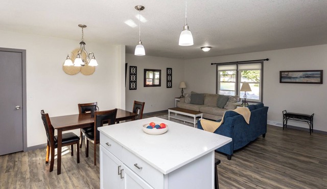 Spacious 5-bedroom house with WiFi and AC in Ankeny Iowa.