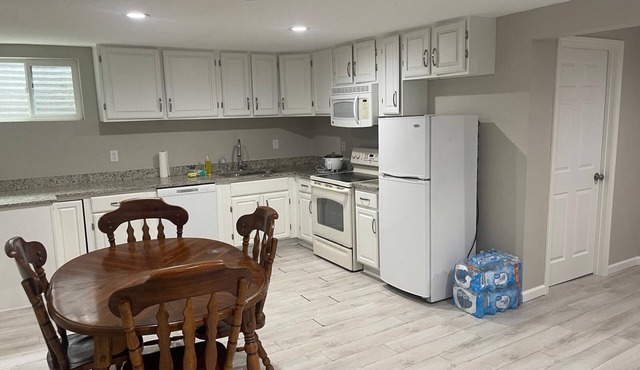 Spacious 5-bedroom house in enchanting Aurora with ,RV Parking Area,WiFi,AC etc.