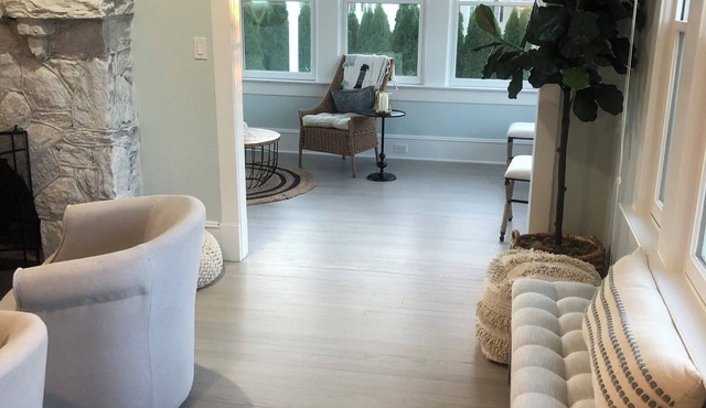 Spacious 5-bedroom house with WiFi and AC in tranquil Belmar