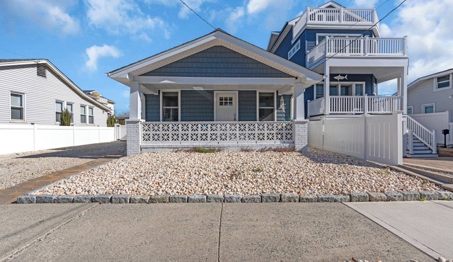Spacious 5-bedroom house in marvelous Belmar with WiFi, AC
