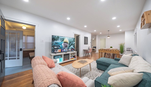 Spacious 5-bedroom house with movie room, game room and more!