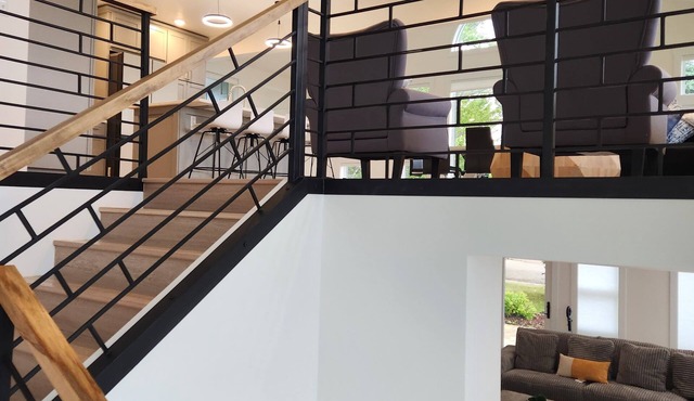 Spacious 5-bedroom house with WiFi, AC in charming Butte