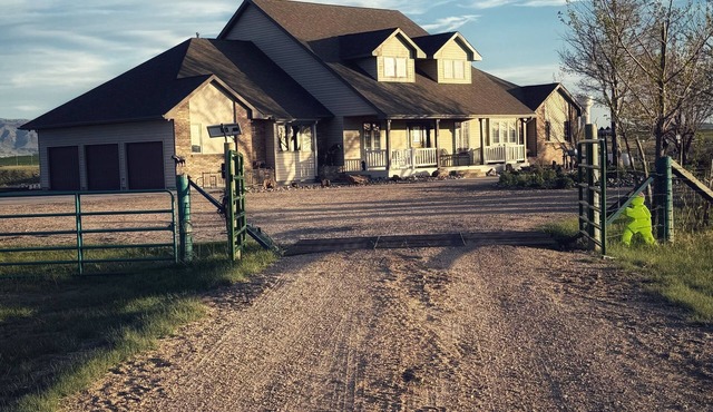 Spacious 5-bedroom house with WiFi, AC in Weat Casper