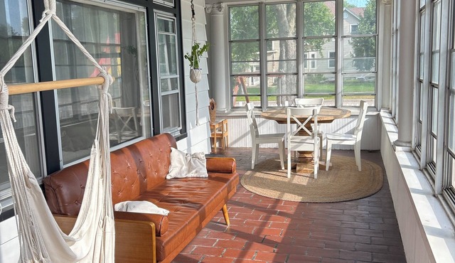 Spacious 5-bedroom house close to Hazeltine and many more amenities in Chaska!