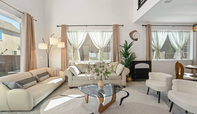 Spacious 5-bedroom house with fitness room and AC in nice Chino #42435