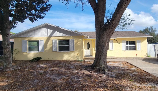 Spacious 5-bedroom house Close to beaches and port in delightful Cocoa. n