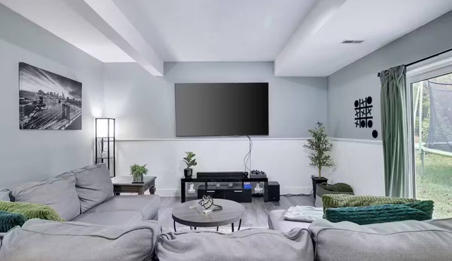 Spacious 5-bedroom house in serene Cresco with AC and fitness room