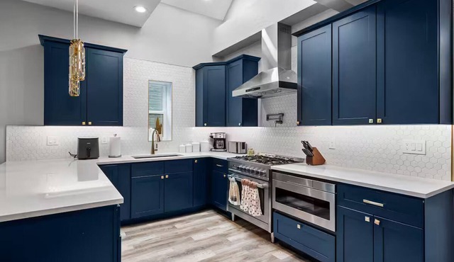 Spacious 5-bedroom house in cool Denver Downtown