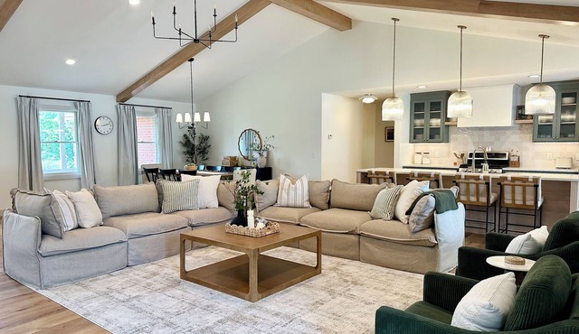 Spacious 5-Bedroom House with Pool and Hot Tub for Families & Groups
