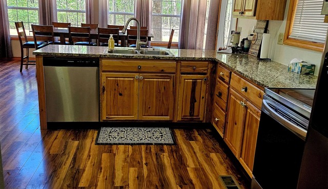 Spacious 5-bedroom house on Table Rock Lake. It's a entertainers dream!