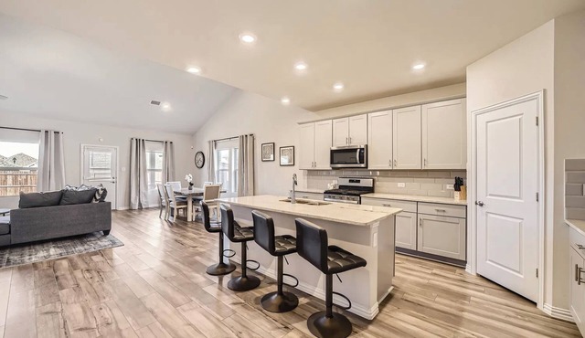 Spacious 5-bedroom house in charming Northstar Community north of Fort Worth