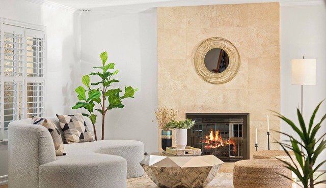 Spacious 5-bedroom house in Irvine with Backyard