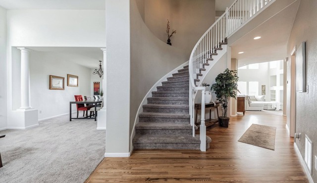 Spacious 5-bedroom house in fabulous Parker with AC, WiFi